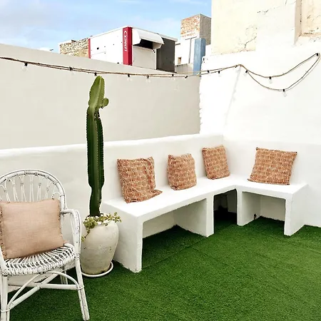 Casa Blava, Casco Antiguo De *